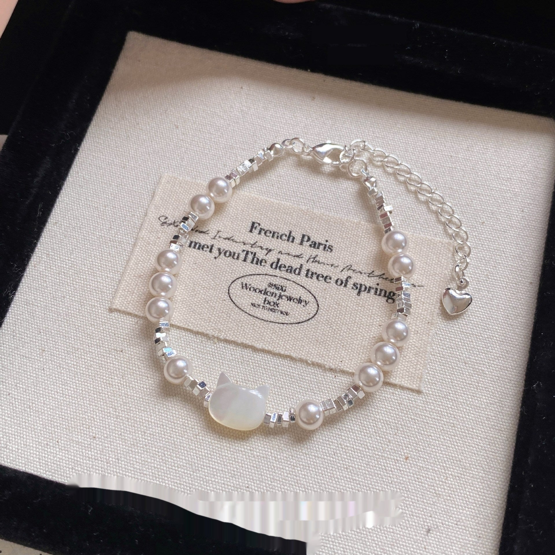 Zircon-spaced Pearl And Silver-dust Cat-head Bracelet For Women