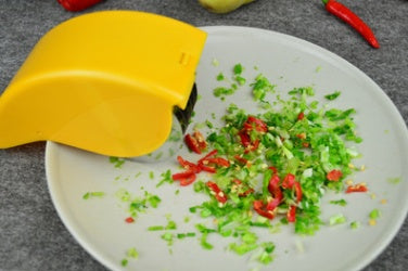 Multi-function creative multi-wheel pizza cutter practical roller cutter kitchen creative gadget cutting edge cutter.