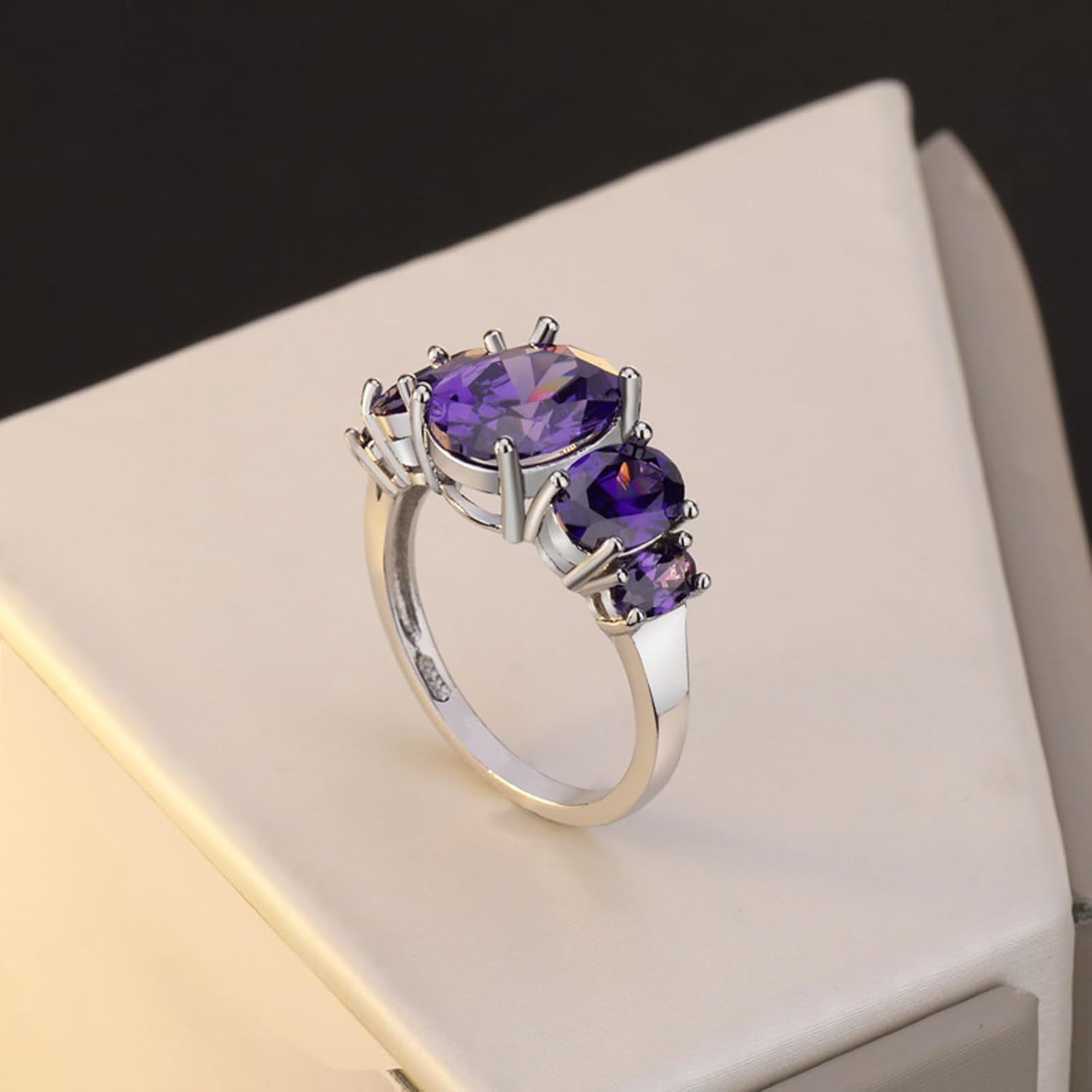 Light-luxury Oval Colored Pattoite Ring